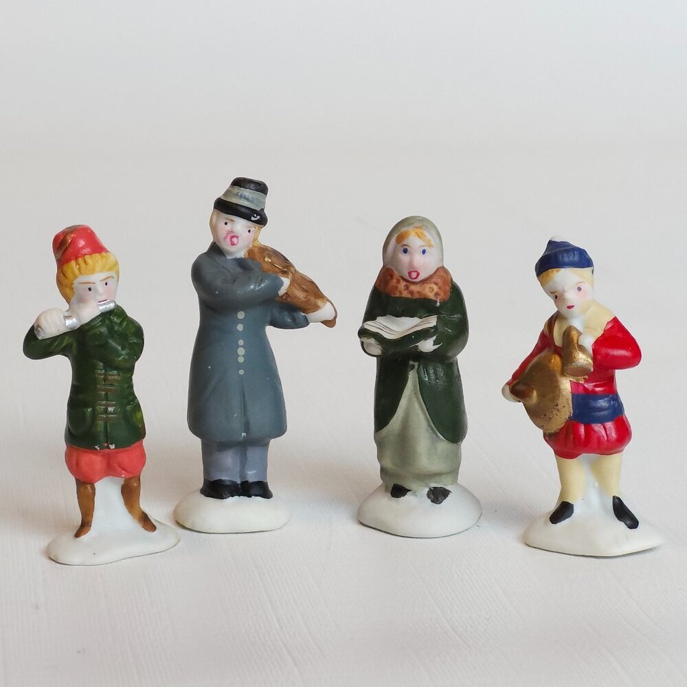 Vintage LeMax Figurines Lot of 4 Carolers